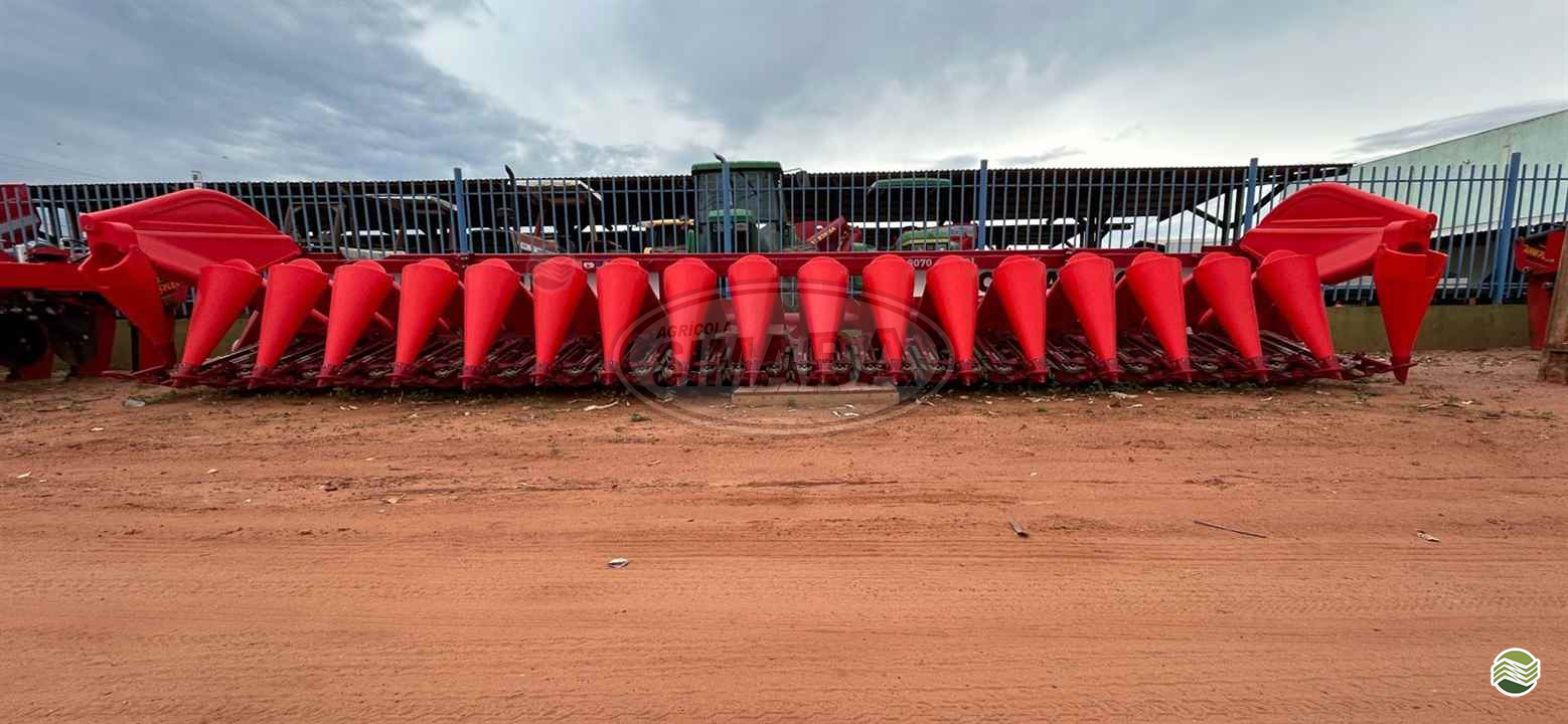 PLATAFORMA COLHEITADEIRA VENCE TUDO VENCE TUDO Agrícola Simaba LUIS EDUARDO MAGALHAES BAHIA BA